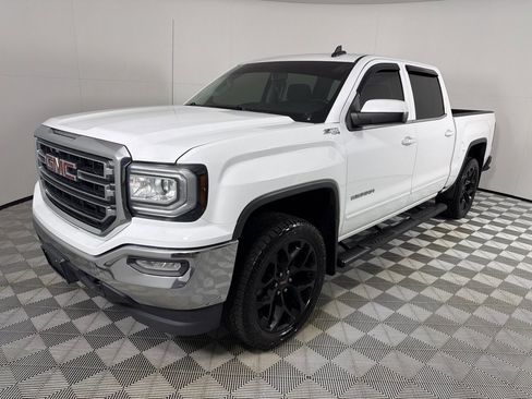Used 2017 GMC Sierra 1500 SLE w/ Suspension Package, Off-Road AWD/4WD image 9