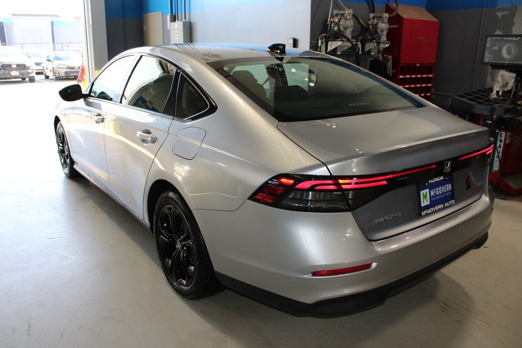 Certified 2025 Honda Accord SE image 23