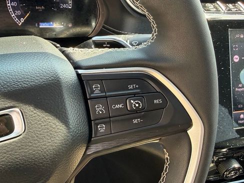 Used 2025 Jeep Grand Cherokee L Altitude image 28