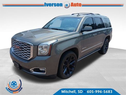 Used 2018 GMC Yukon Denali w/ Denali Ultimate Package AWD/4WD image 3