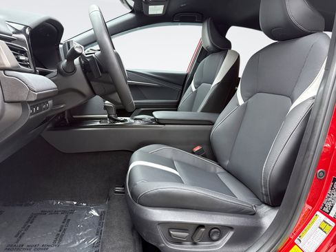 Used 2025 Toyota Camry SE w/ Convenience Package FWD image 11