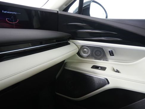 Used 2024 Lincoln Nautilus Black Label image 31