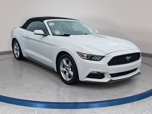 Used 2017 Ford Mustang Convertible RWD image 3