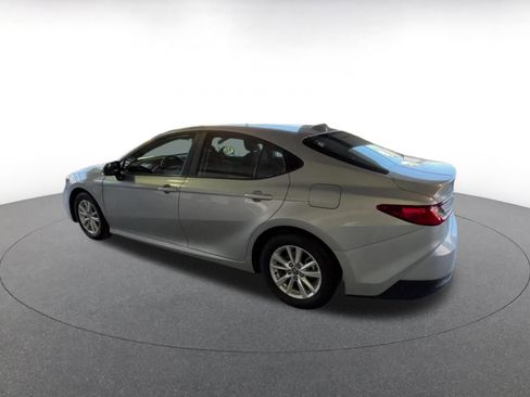 Used 2025 Toyota Camry LE image 8