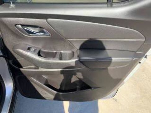 Used 2019 Chevrolet Traverse LT image 16