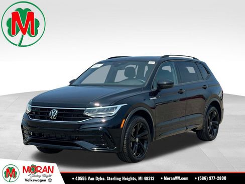 Certified 2024 Volkswagen Tiguan SE R-Line FWD image 1