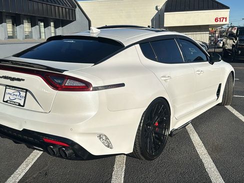 Used 2021 Kia Stinger GT2 image 3