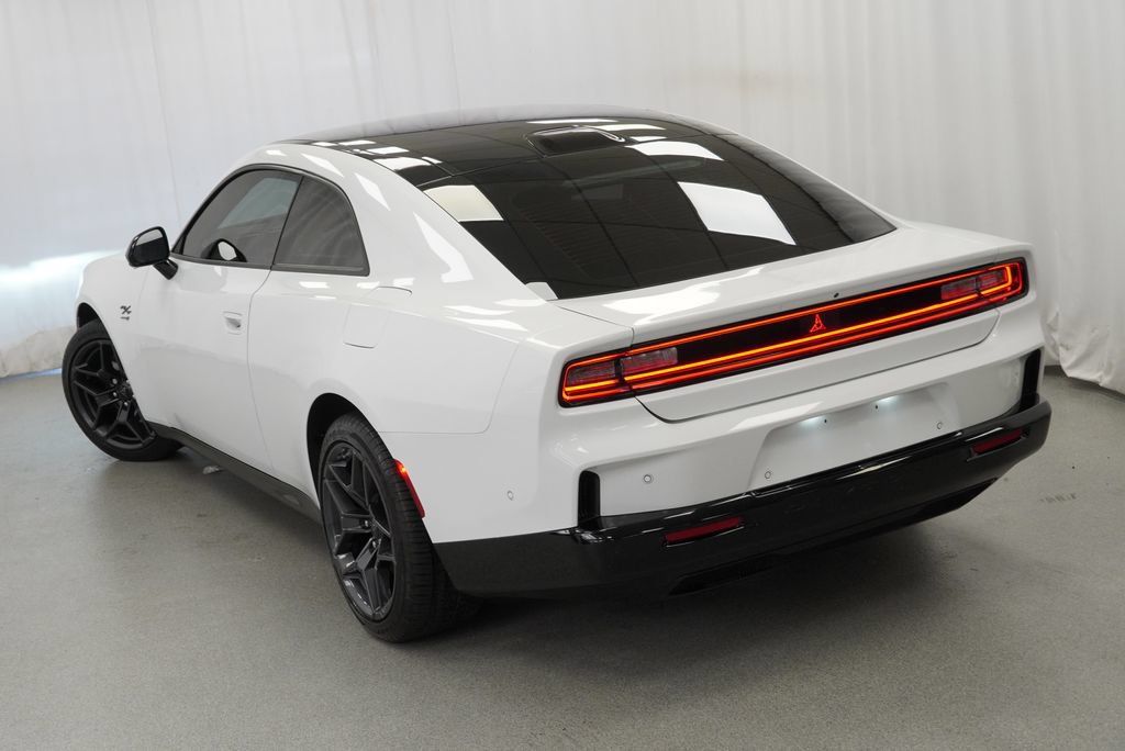 Used 2024 Dodge Charger Daytona R/T w/ Plus Group AWD/4WD image 18