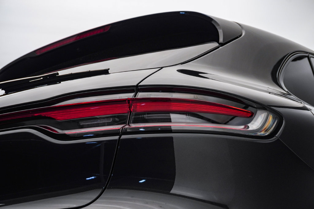 Certified 2026 Porsche Macan AWD/4WD image 12