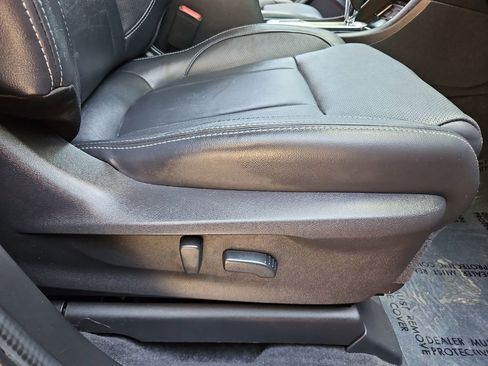 Used 2023 Subaru Ascent Limited AWD/4WD image 25