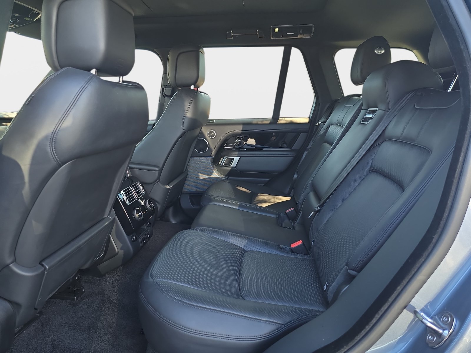 Used 2020 Land Rover Range Rover HSE AWD/4WD image 18