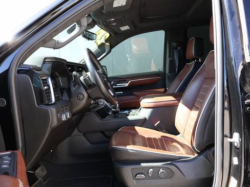 Used 2024 GMC Sierra 1500 Denali Ultimate AWD/4WD image 8