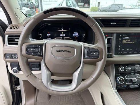 Used 2023 GMC Yukon XL Denali w/ Denali Reserve Package RWD image 28