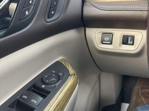 Used 2019 GMC Acadia Denali image 25