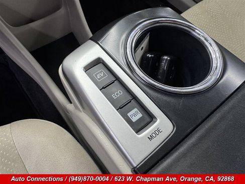 Used 2014 Toyota Prius V Two image 14