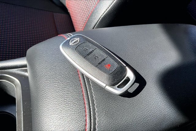 Used 2025 Nissan Kicks SR FWD image 33
