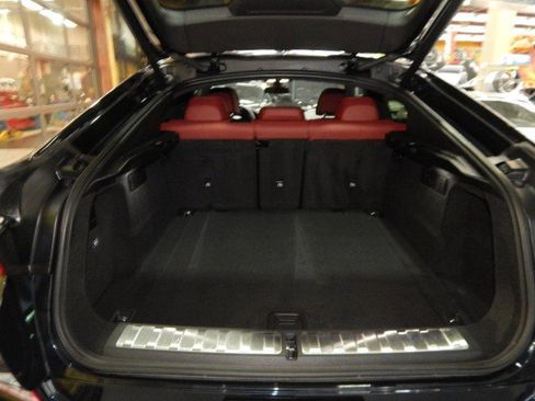 Used 2023 BMW X6 xDrive40i w/ M Sport Package image 5