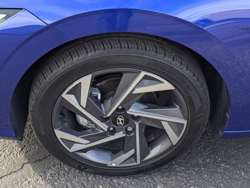 Certified 2025 Hyundai Elantra Limited w/ Cargo Package image 7