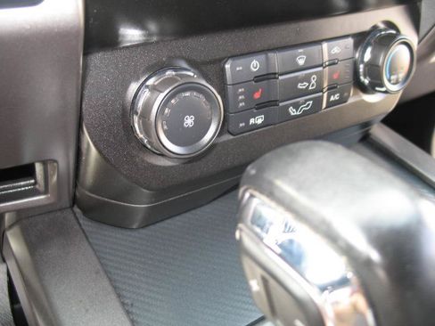 Used 2020 Ford F150 XLT w/ Equipment Group 302A Luxury AWD/4WD image 43