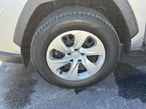 Used 2021 Toyota RAV4 LE image 29