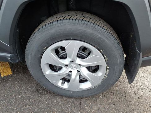 Used 2019 Toyota RAV4 LE image 13