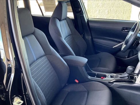 Used 2024 Toyota Corolla Cross SE image 9