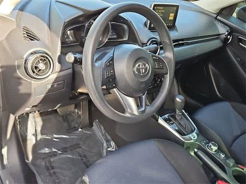 Used 2017 Toyota Yaris iA image 10