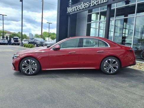 New 2026 Mercedes-Benz E 350 4MATIC Sedan image 3