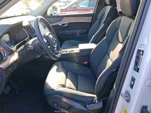 Used 2026 Volvo XC90 B5 Plus AWD/4WD image 12