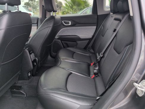 Used 2022 Jeep Compass Latitude image 14