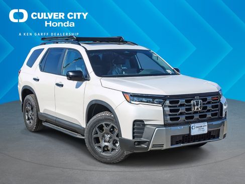 New 2026 Honda Pilot TrailSport image 1