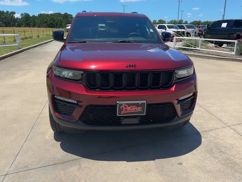 Used 2025 Jeep Grand Cherokee Limited w/ Black Appearance Package AWD/4WD image 4