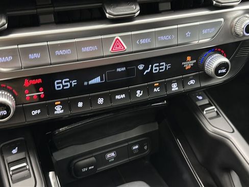 Used 2025 Kia Telluride S AWD/4WD image 22