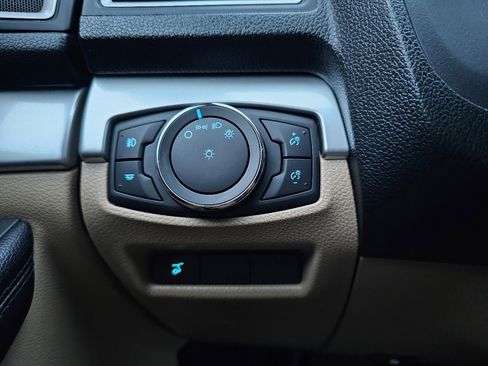 Used 2017 Ford Explorer XLT w/ Equipment Group 202A image 40