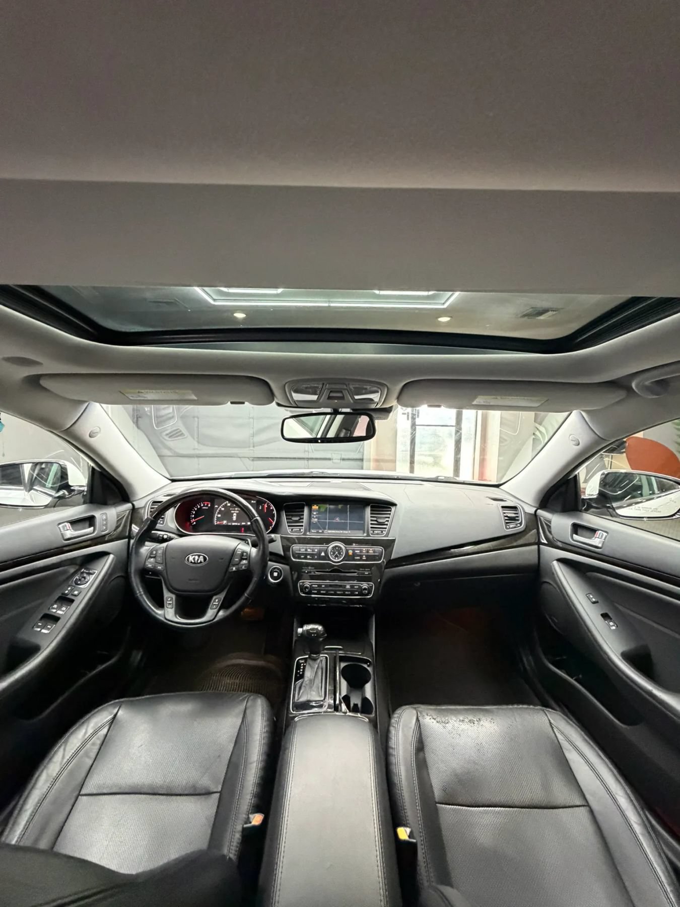 Used 2015 Kia Cadenza Premium w/ Technology Package FWD image 30