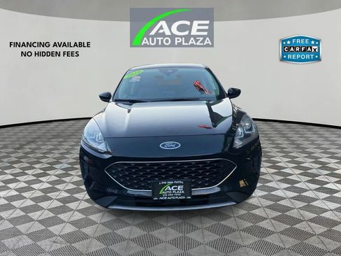 Used 2020 Ford Escape SE image 3