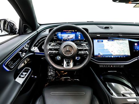 New 2026 Mercedes-Benz E 53 AMG e 4MATIC Sedan image 4