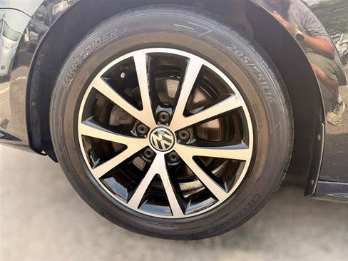 Used 2017 Volkswagen Jetta SE FWD image 37