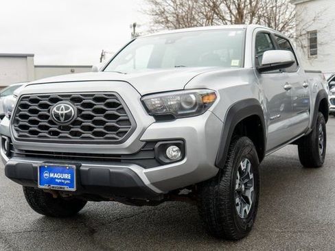 Used 2022 Toyota Tacoma TRD Off-Road w/ Technology Package AWD/4WD image 2