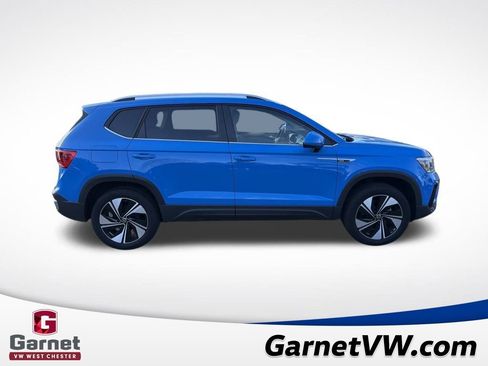 Certified 2023 Volkswagen Taos SE image 7