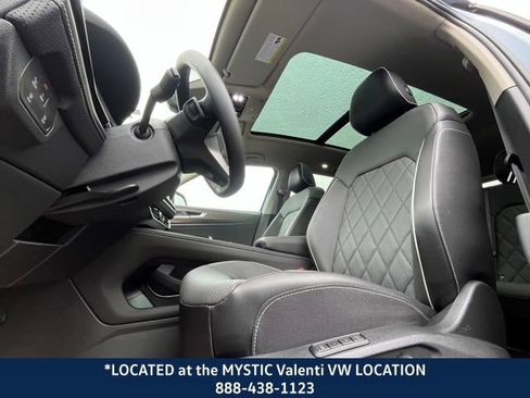 Certified 2025 Volkswagen Atlas SEL Premium R-Line image 32