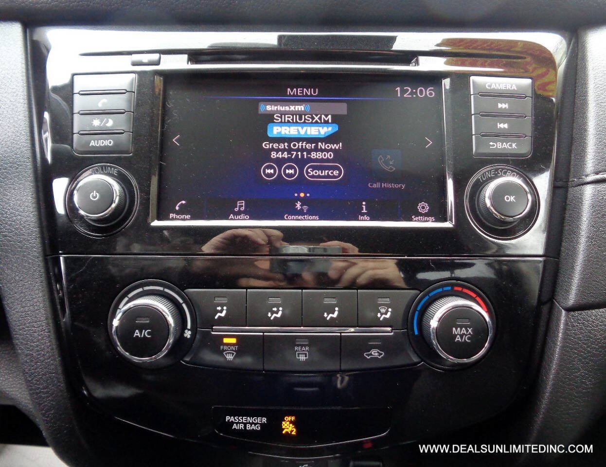 Used 2020 Nissan Rogue S w/ Special Edition Package AWD/4WD image 12