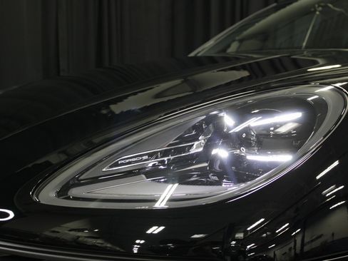 New 2026 Porsche Macan image 15