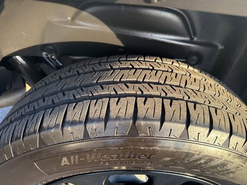 Certified 2025 Jeep Wrangler Unlimited Sahara AWD/4WD image 12