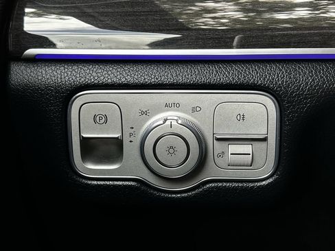 Used 2020 Mercedes-Benz GLE 350 w/ Premium Package image 26