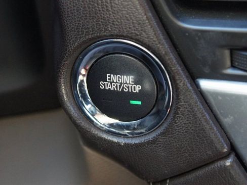 Used 2019 Chevrolet Suburban Premier image 10