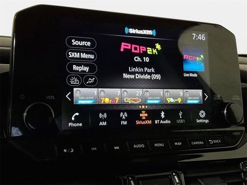 Used 2024 Nissan Pathfinder SL image 19