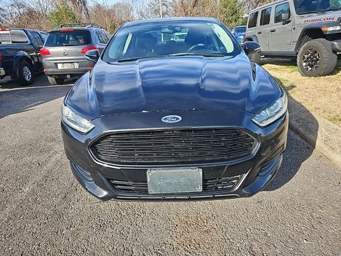 Used 2013 Ford Fusion SE image 2