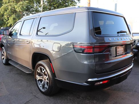 Used 2024 Jeep Wagoneer L Series III w/ Flexible Seating Group AWD/4WD image 3