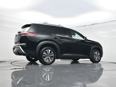 Used 2025 Nissan Pathfinder SL AWD/4WD image 24